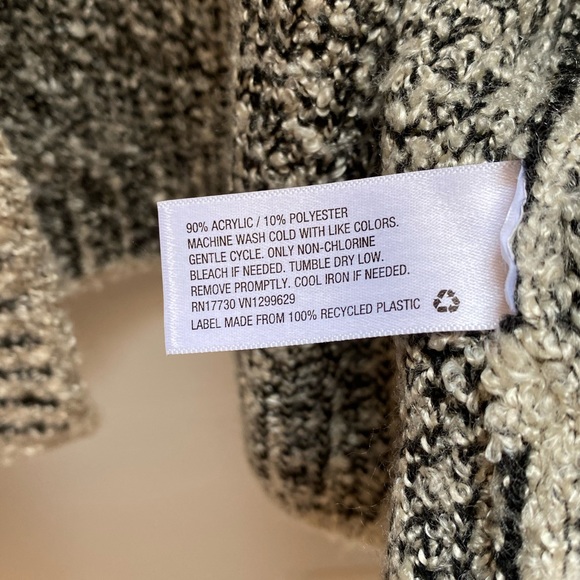 Knox rose long sweater women’s medium like new - Picture 9 of 9